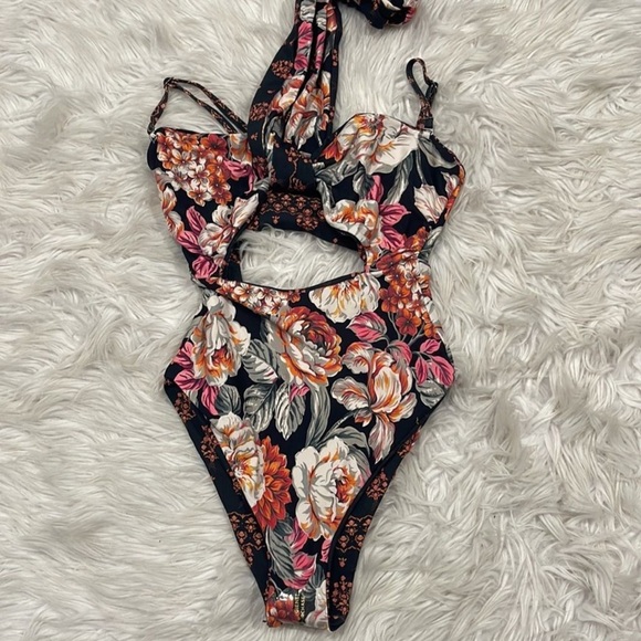 Maaji Convertible Ivonne Cut-Out One-Piece Swimsuit Size Small - Picture 6 of 6